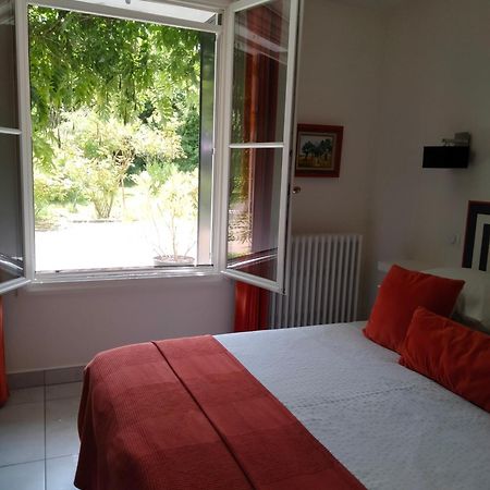 Cote Remparts Hotel Provins Bagian luar foto