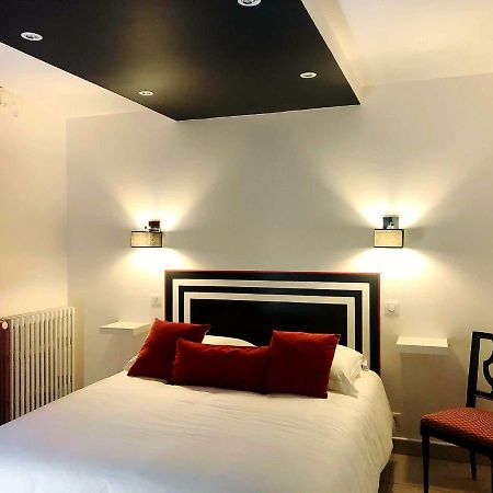 Cote Remparts Hotel Provins Bagian luar foto