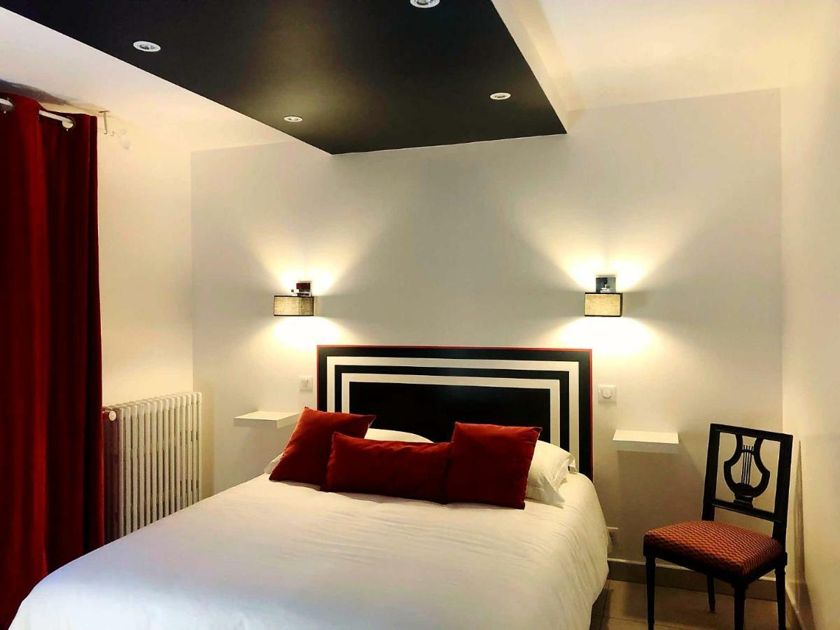 Cote Remparts Hotel Provins Bagian luar foto