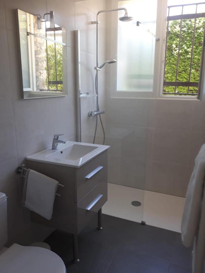 Cote Remparts Hotel Provins Bagian luar foto