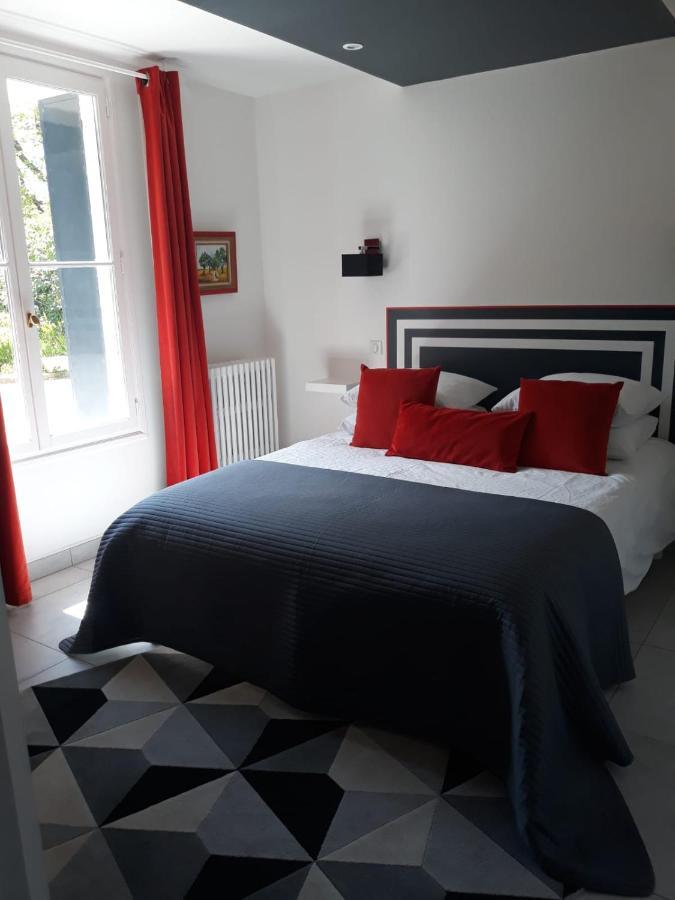Cote Remparts Hotel Provins Bagian luar foto